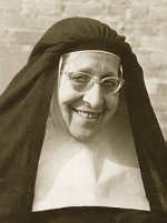 RAMONA CASTANY, SUPERIORA GENERAL DE LA CONGREGACI� VEDRUNA